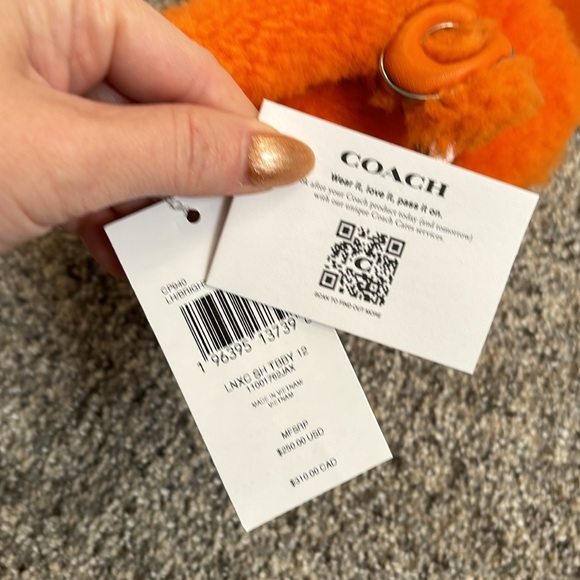 Coach - Picture 5 of 8